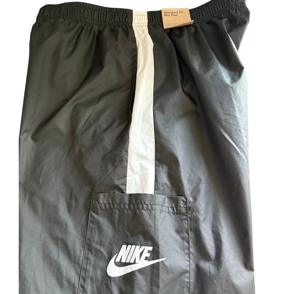 Nike Black Track Pants Women’s Small Standard Fit Mid Rise Joggers Athleisure - Picture 7 of 10